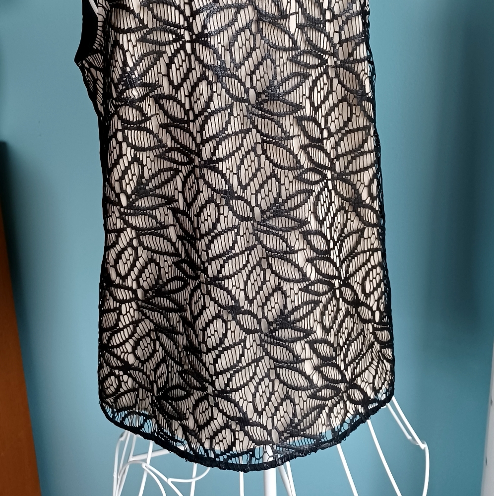 NWT Ann Taylor Black Lace Tank Top - Women's Size Small - Picture 2 of 7